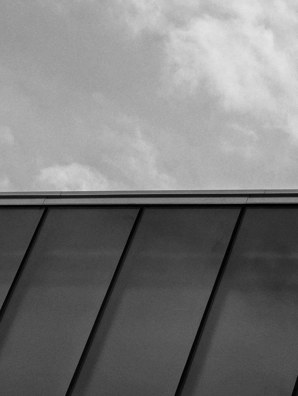 Détail d'une couverture en zinc à joint debout
