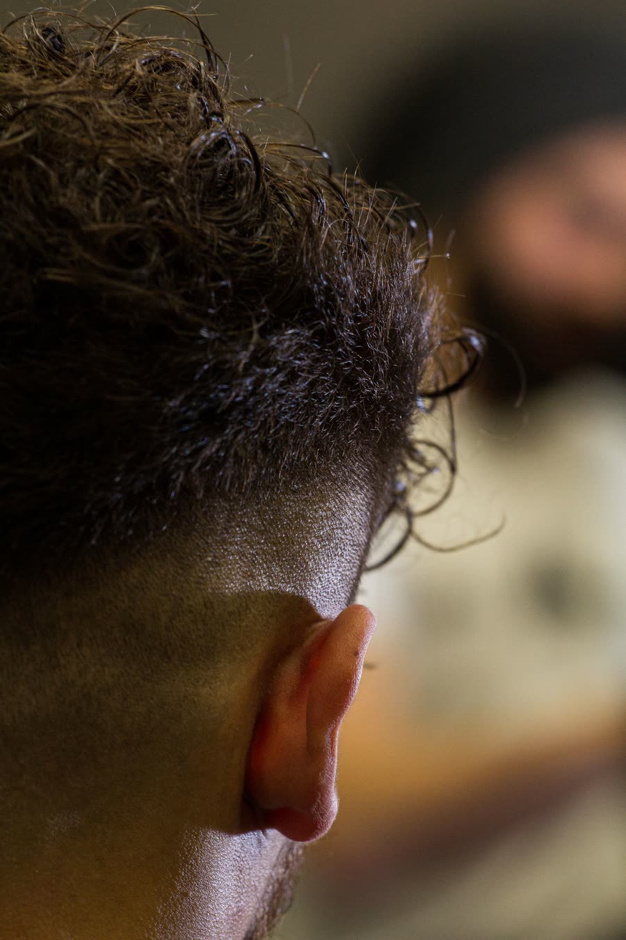 Texture de cheveux bouclés coupés aux ciseaux